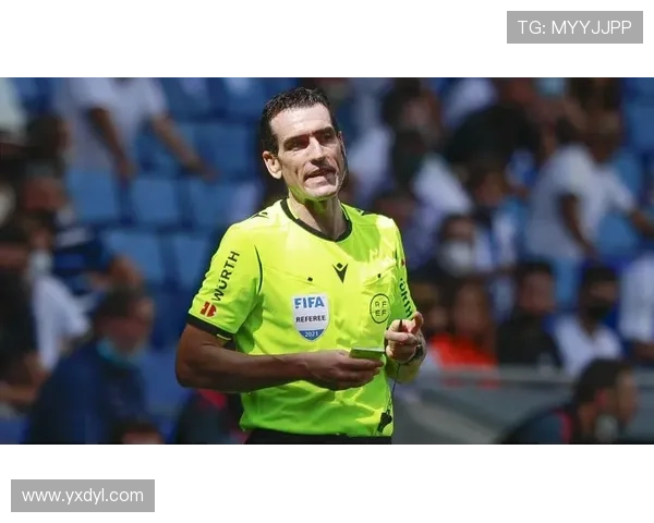 维尼修斯冷静反思国家德比争执